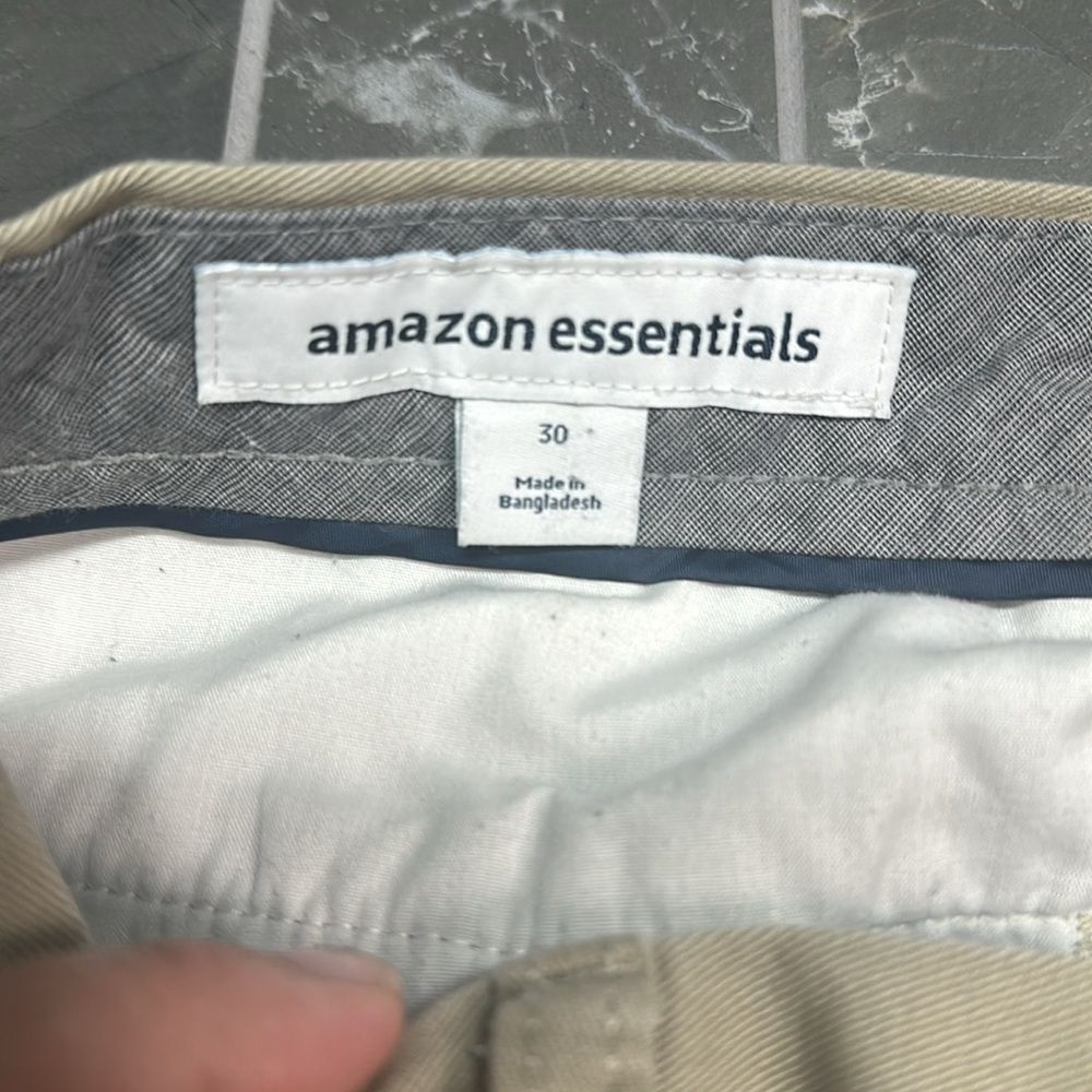 Amazon Essentials Men Shorts - Picture 2 of 2